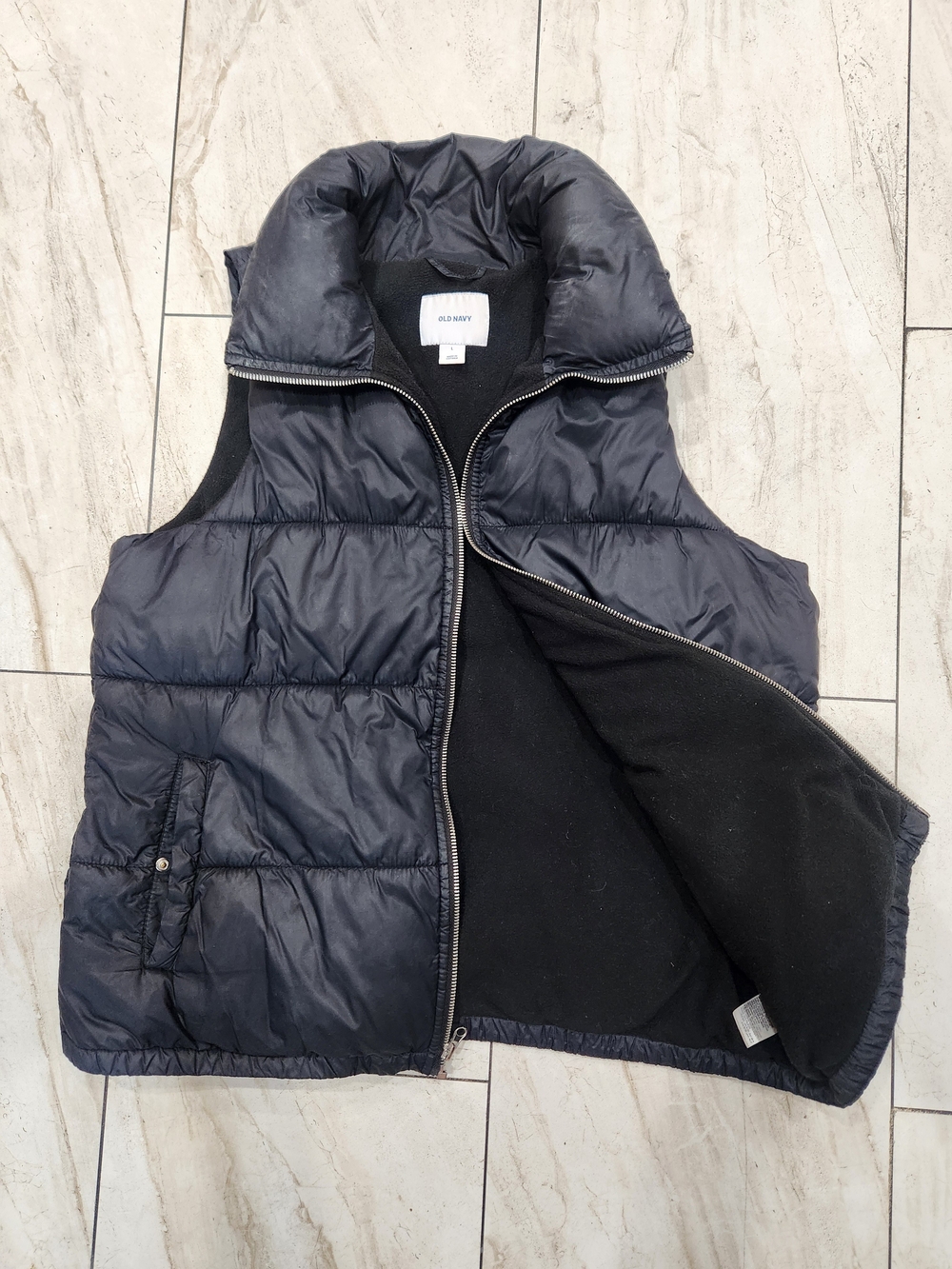 Old Navy Black Puffer Vest with Fleece Lining Women's Large